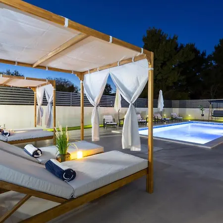 Διαμέρισμα With Pool Ivano By Guide