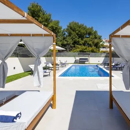 Διαμέρισμα With Pool Ivano By Guide *